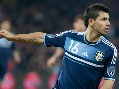 Non, Sergio Agüero n'a pas arrêté sa carrière à cause du Covid ou...
